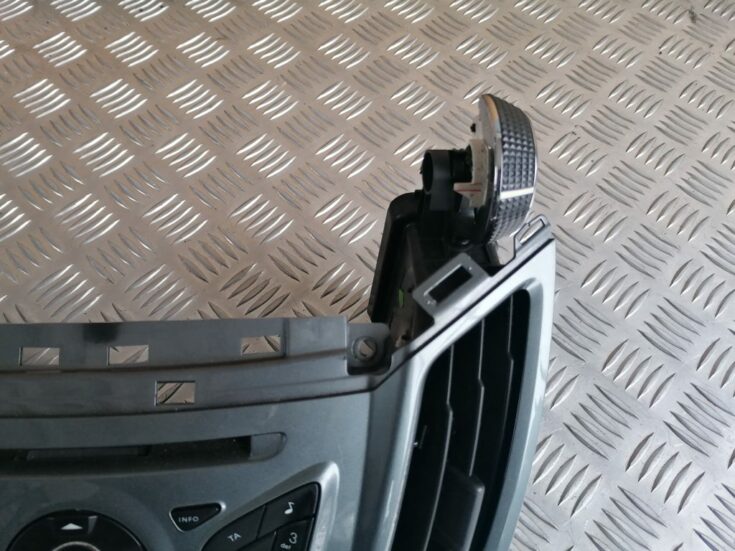 Automašīnas radio priekš FORD C-MAX 2011
