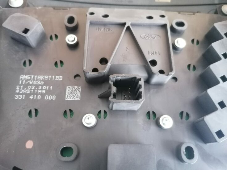Automašīnas radio priekš FORD C-MAX 2011