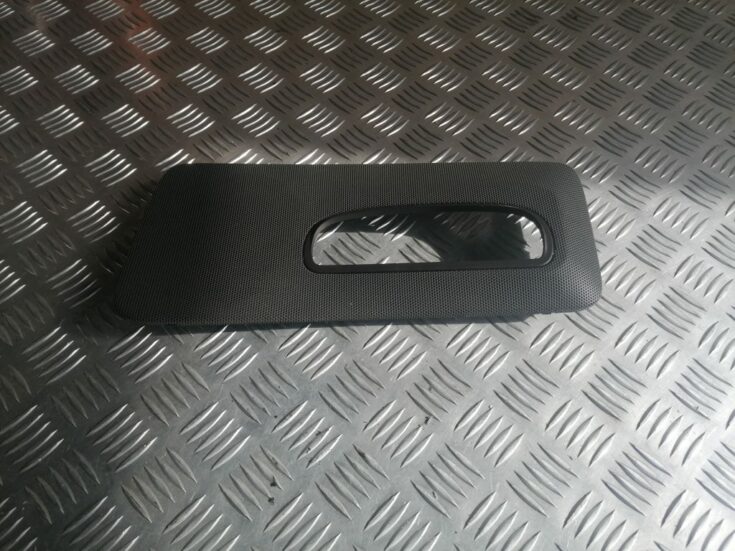 Mērinstrumentu paneļa skaļruņa apdare priekš VOLVO S80 2007