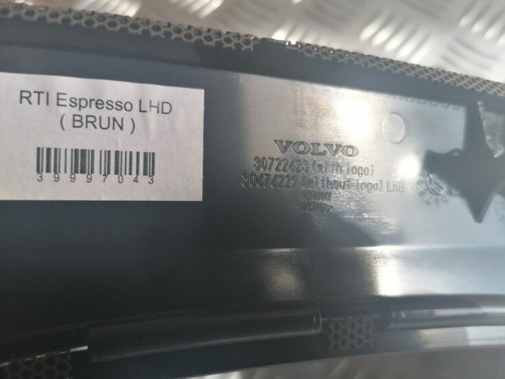 Mērinstrumentu paneļa skaļruņa apdare priekš VOLVO S80 2007