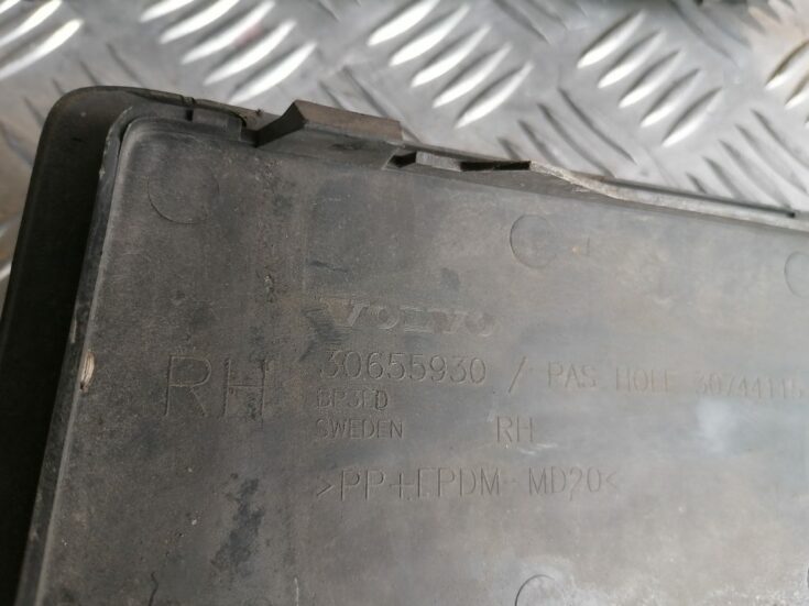 Miglas luktura reste priekš VOLVO S80 2007 GREY