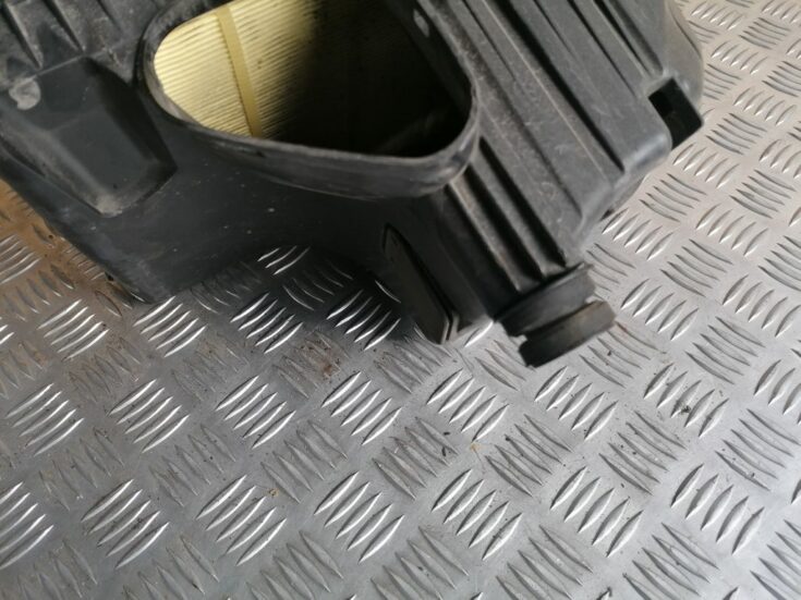 Gaisa filtra korpuss priekš VOLVO S80 2007 GREY