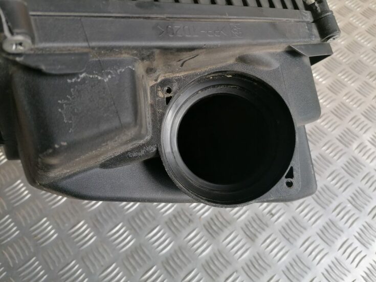 Gaisa filtra korpuss priekš VOLVO S80 2007 GREY