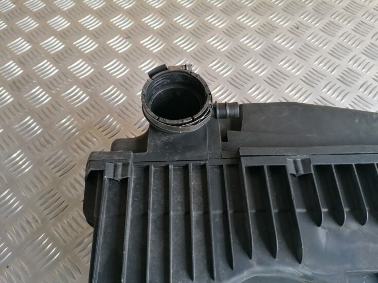 Gaisa filtra korpuss priekš CITROEN C4 2006