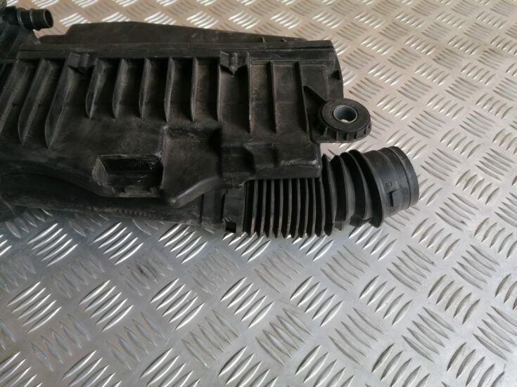 Gaisa filtra korpuss priekš CITROEN C4 2006