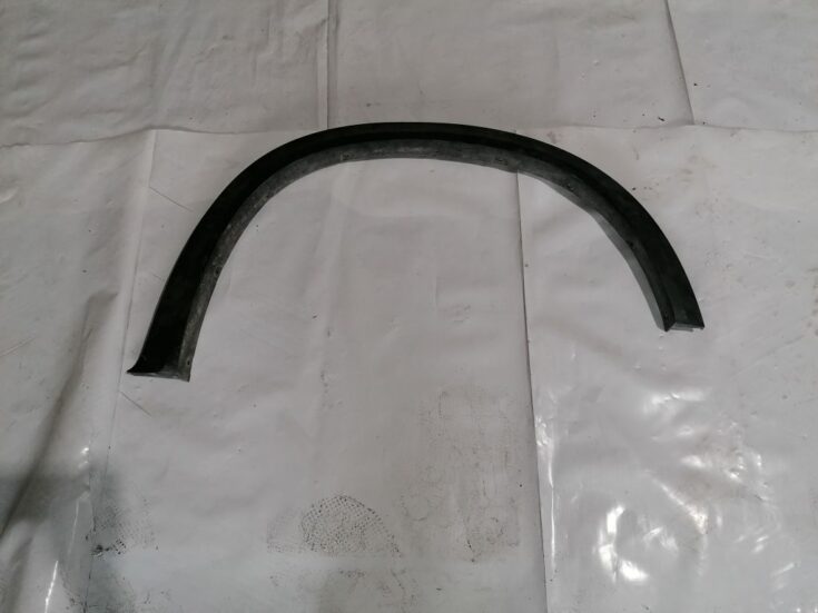 Priekšēja spārna uzlika (moldings) priekš BMW X5  2006-2013 51777163558