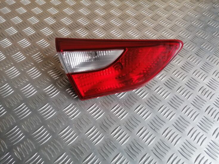 Bagāžnieka vāka kreisais lukturis priekš HYUNDAI I30 2012