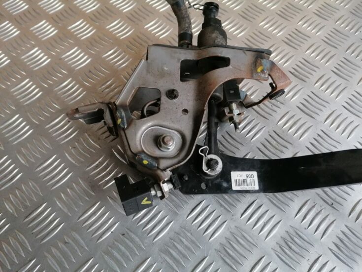 Sajūga pedālis priekš HYUNDAI I30 2012