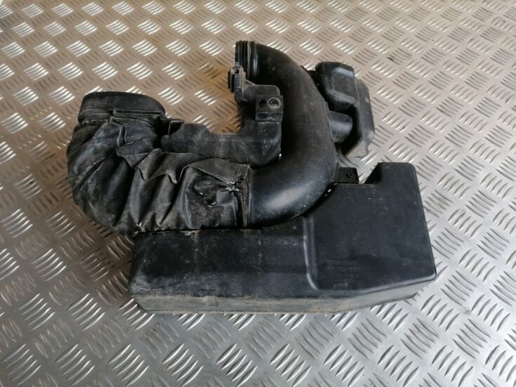 Auto detaļa priekš HYUNDAI I30 2012