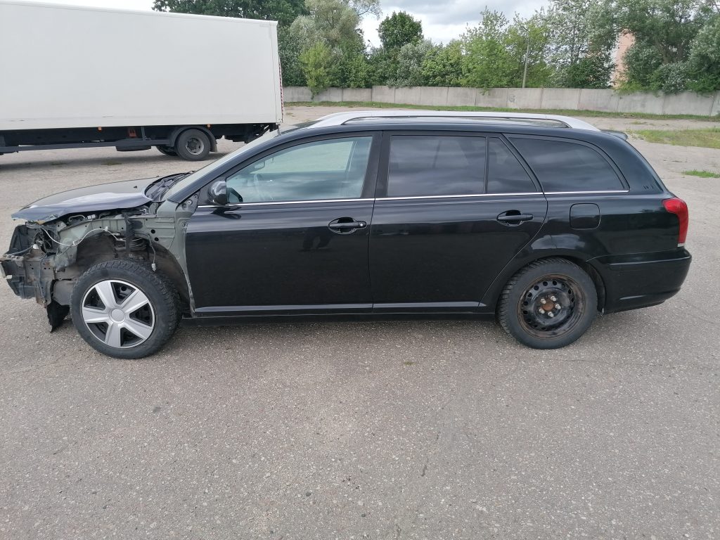 TOYOTA AVENSIS 2005 281