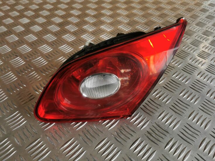 Bagāžnieka vāka labais lukturis priekš VW PASSAT CC 2009