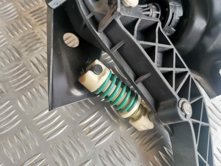 Sajūga pedālis priekš LAND ROVER FREELANDER 2007