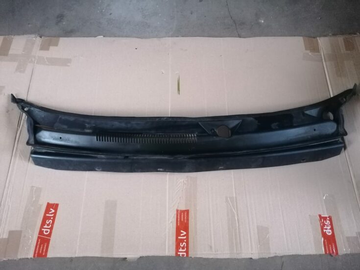 Vējstikla uzlikas (deflektora) režģis priekš DODGE JOURNEY 2008