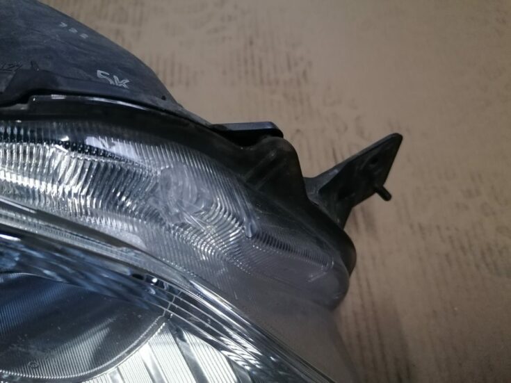 Priekšējais labais lukturis priekš SUBARU LEGACY 2011