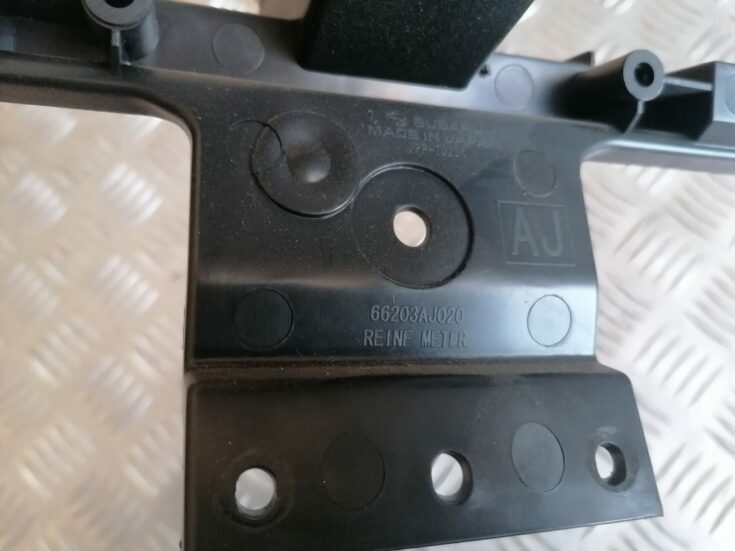 Mērinstrumentu paneļa iekšējā plastmasa priekš SUBARU LEGACY 2011