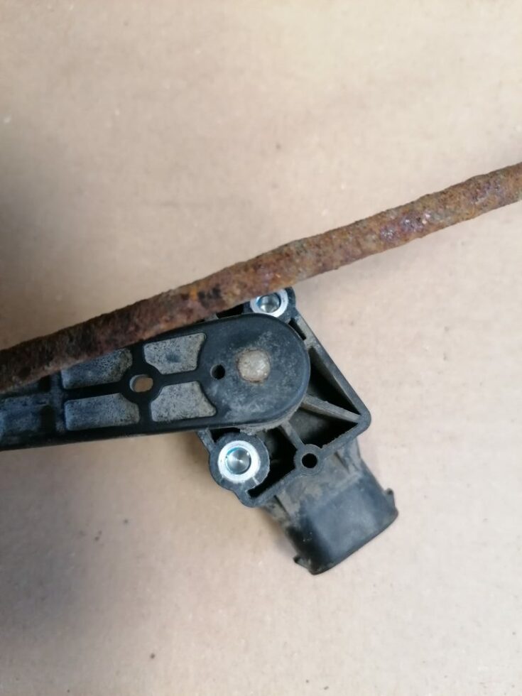 Lukturu diapazona korekcijas sensors, aizmugurē priekš MERCEDES BENZ CLS 320 2005