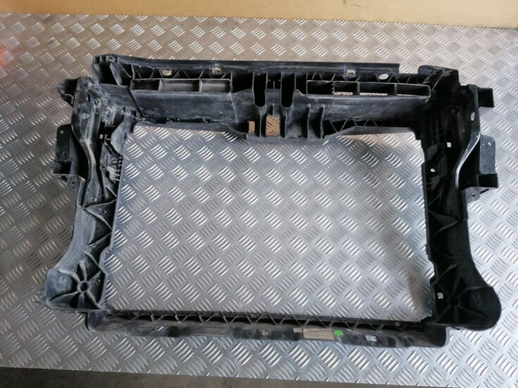 Priekšējā radiatora rāmis priekš Volkswagen Tiguan  2007-2016 5N0805594G