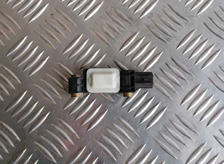 Drošības spilvena trieciensensors priekš Audi A4  2005-2008 8E0959643B