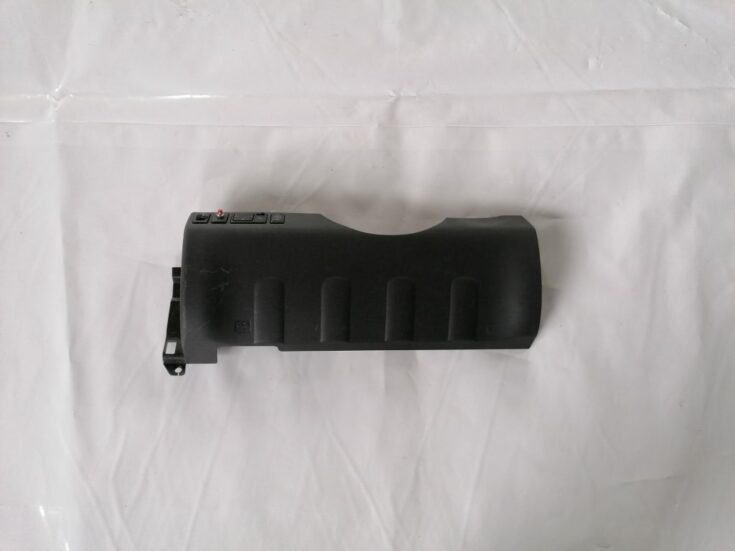 Mērinstrumentu paneļa apdare (zem stūres) priekš NISSAN PATHFINDER 2006