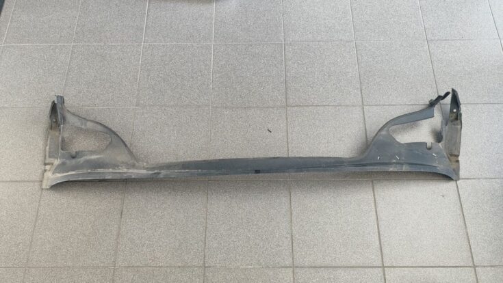 Vējstikla uzlikas (deflektora) režģis priekš PEUGEOT 307 2007