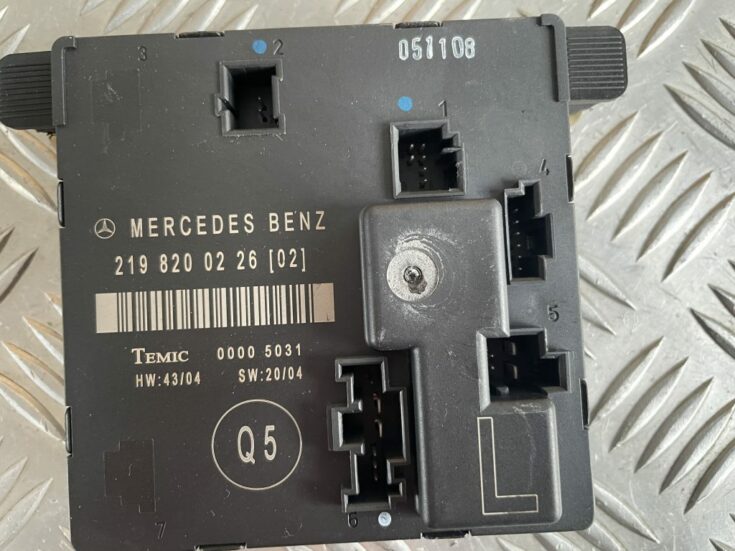 Aizmugurējo kreiso durvju vadības bloks priekš MERCEDES BENZ CLS 320 2005