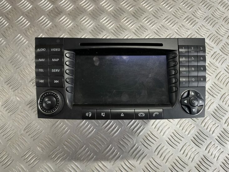 CD/DVD/Navigācijas bloks priekš MERCEDES BENZ CLS 320 2005