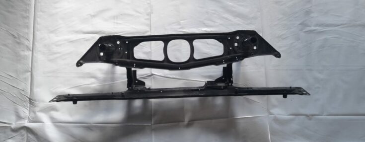 Priekšējā radiatora rāmis priekš BMW 320D E46 2004 TOURING