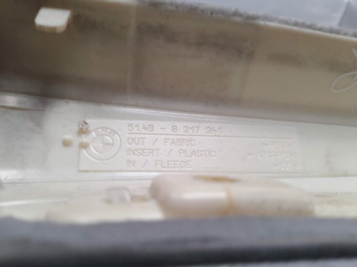 Priekšējas salona statnes apdare priekš BMW 320D E46 2004 TOURING