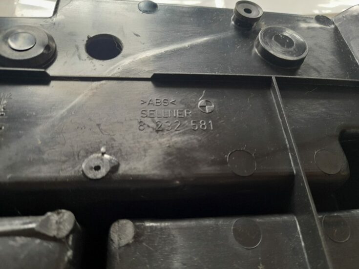 Bagāžnieka nodalījuma plastmasa priekš BMW 320D E46 2004 TOURING