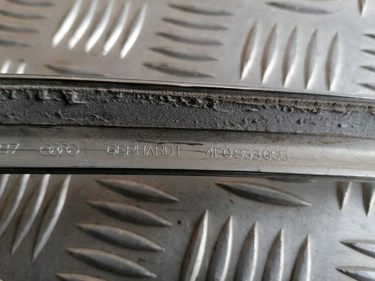 Priekšēja bufera uzlika priekš Audi A6 2004-2011 4F0853066