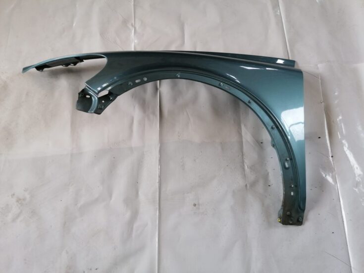 Priekšējais kreisais spārns priekš VOLVO C30 2008 TURQUOISE