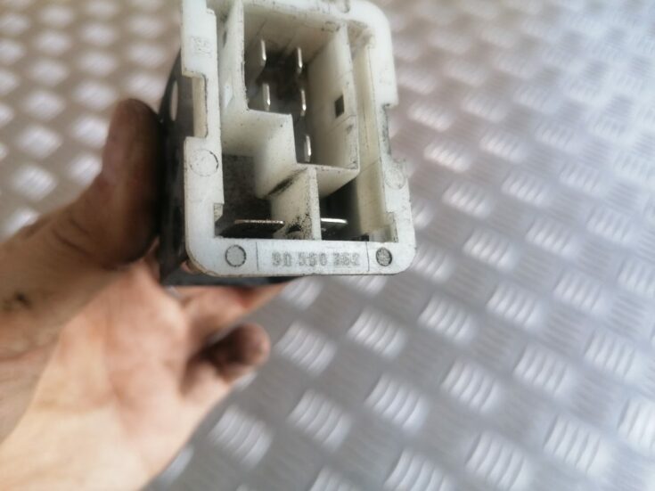 Salona ventilatora rezistors priekš OPEL ASTRA H 2005