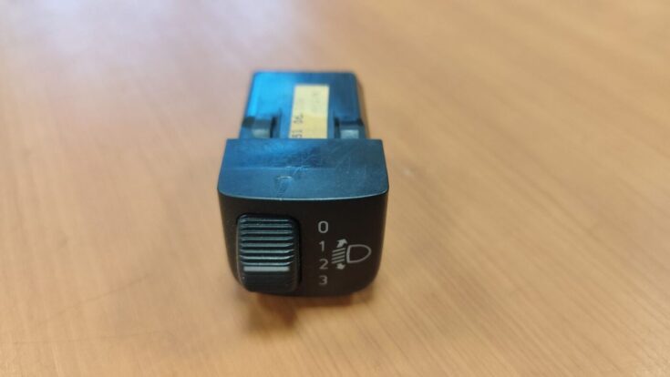 Lukturu augstuma regulēšanas poga priekš SAAB 9-5 1999