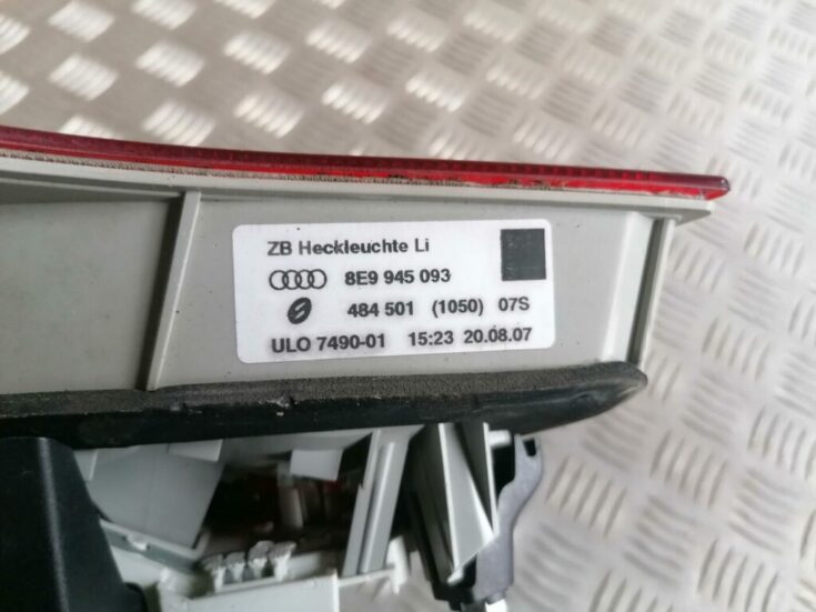 Bagāžnieka vāka kreisais lukturis priekš AUDI A4 2008 AVANT