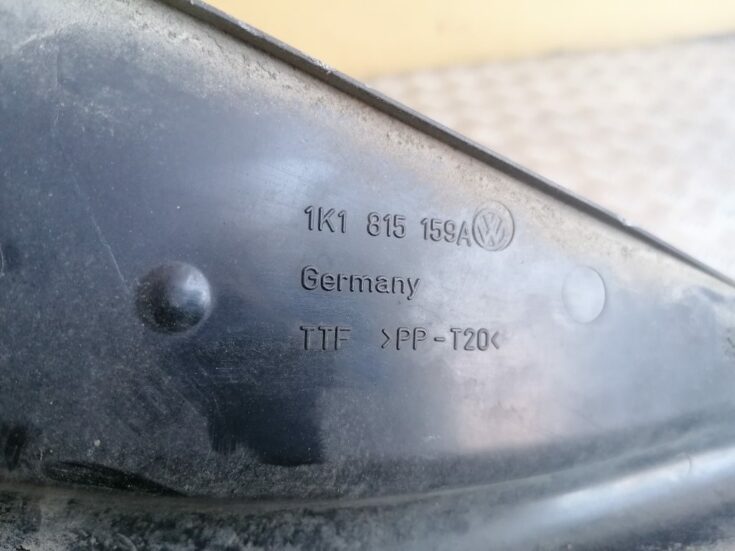 Vējstikla uzlika (deflektors) priekš VW GOLF VARIANT 2012