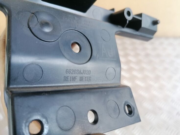 Mērinstrumentu paneļa iekšējā plastmasa priekš SUBARU LEGACY 2009