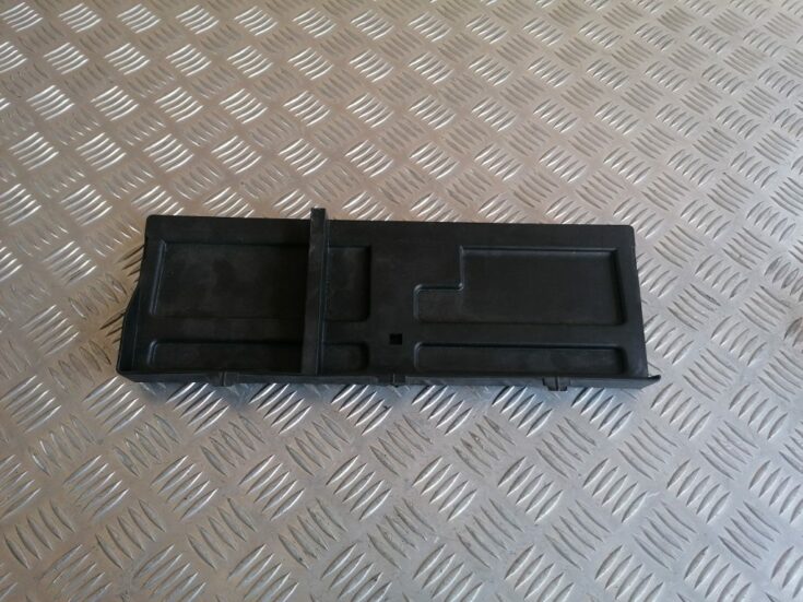 Mērinstrumentu paneļa iekšējā plastmasa priekš SUBARU LEGACY 2009