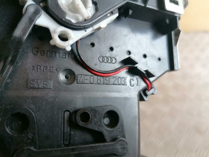 Centrālās konsoles gaisa vads priekš AUDI A6 2008