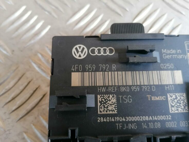 Aizmugurējo kreiso durvju vadības bloks priekš AUDI A6 2008