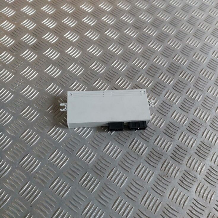 Bagažnieka vāka vadības bloks priekš BMW 520D F11 2011 TOURING