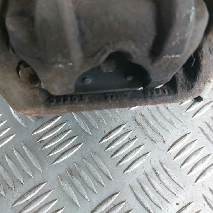 Aizmugurējais labais suports priekš BMW 520D F11 2011 TOURING