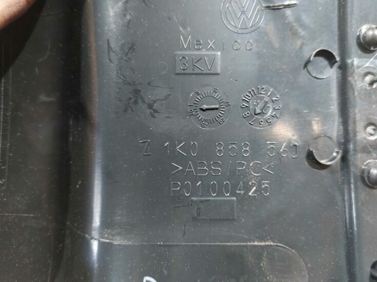 Stūres statnes putekļu aizsargs (salonā) priekš VW JETTA 2008