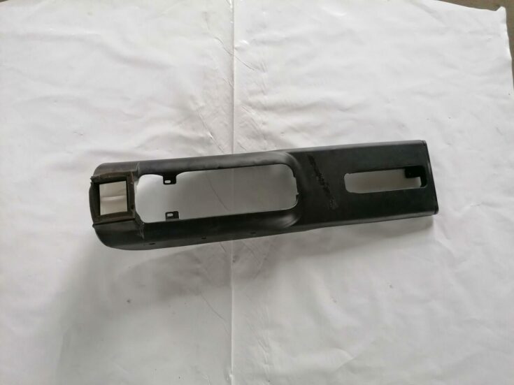 Centrālās konsoles (apdares) vidēja daļa priekš FORD GALAXY 2005