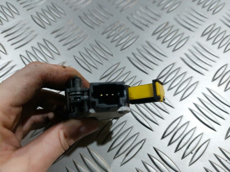 Sajūga pedāļa pozīcijas devējs priekš RENAULT LAGUNA 2011
