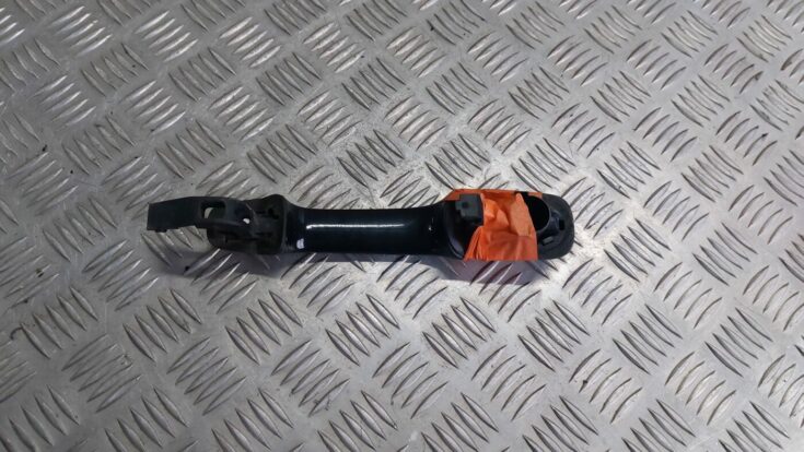 Aizmugurējāis labais durvju rokturis priekš VOLVO S40 2004 Black