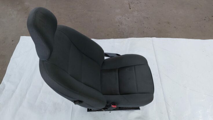 Priekšējais kreisais sēdeklis priekš VOLVO S40 2004 Black