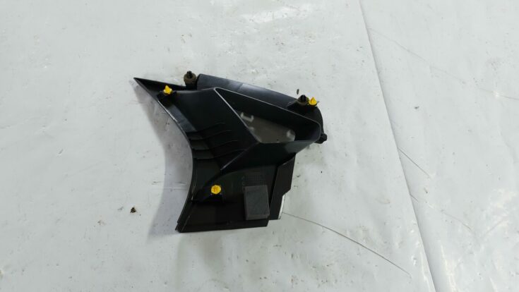 Aizmugurējas salona statnes apdare priekš VOLVO S40 2004 Black