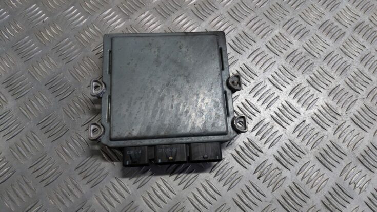 Dzinēja vadības bloks priekš VOLVO S40 2004 Black
