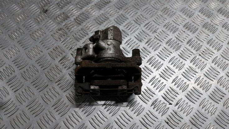 Aizmugurējais labais suports priekš VOLVO S40 2004 Black
