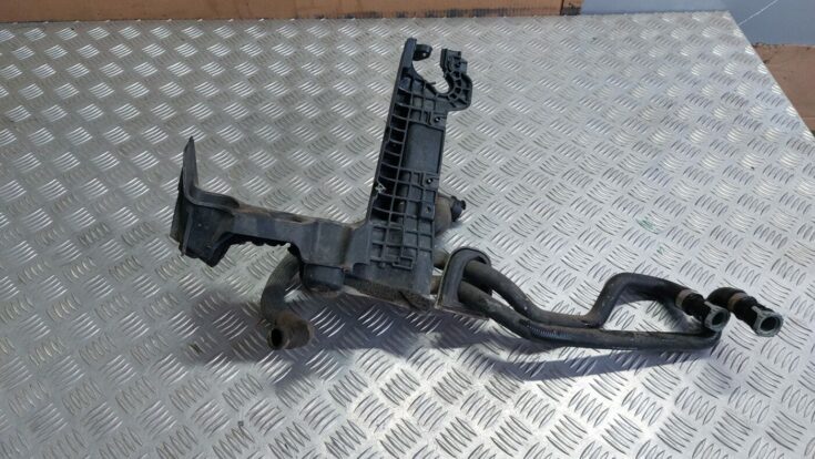 Akumulatora pamatnes kronšteins priekš VOLVO V60 2012